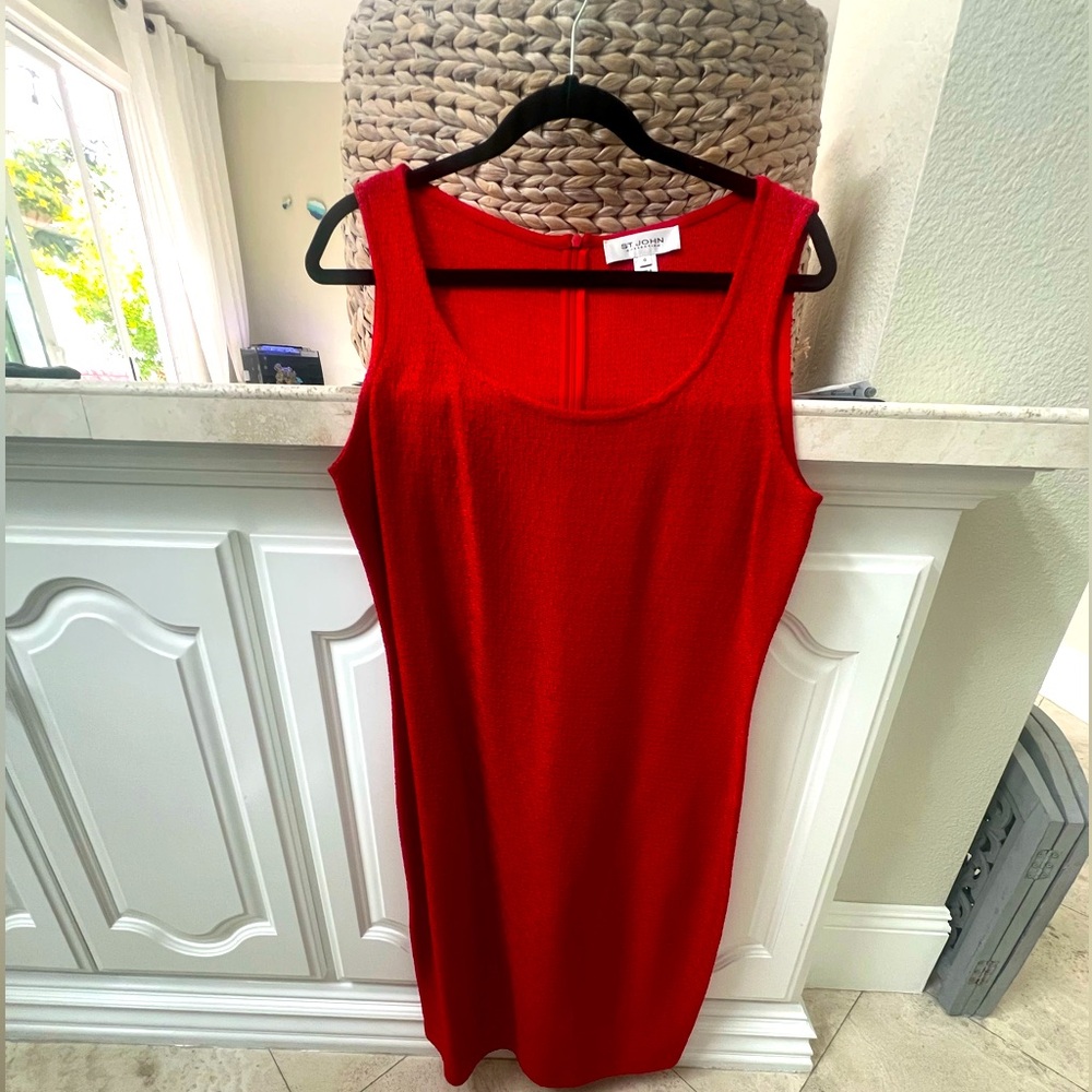 St. John sleevless knit dress